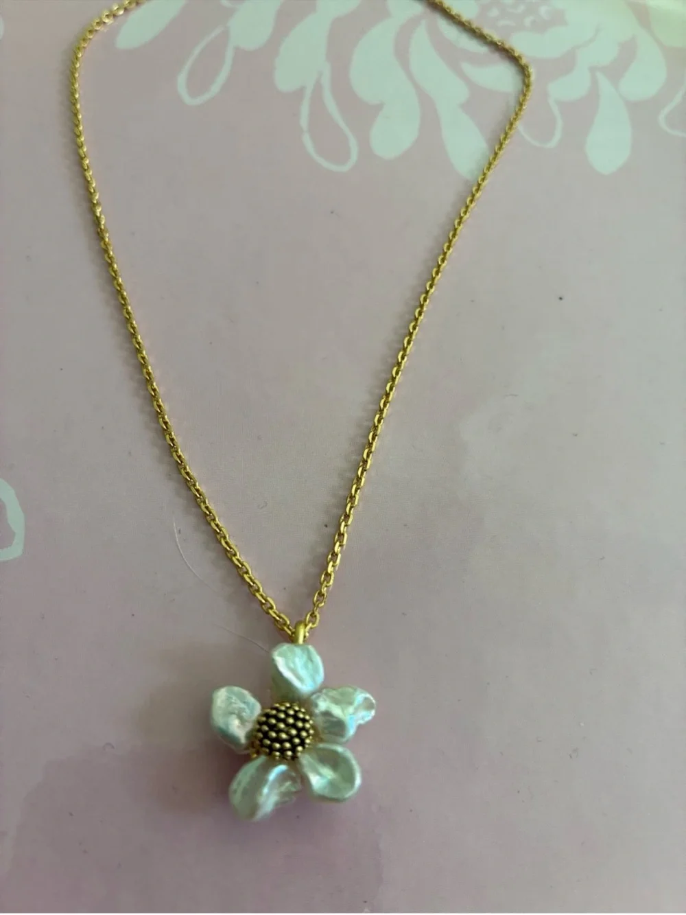 kate spade Gold Chain Necklace with White Flower Pendant